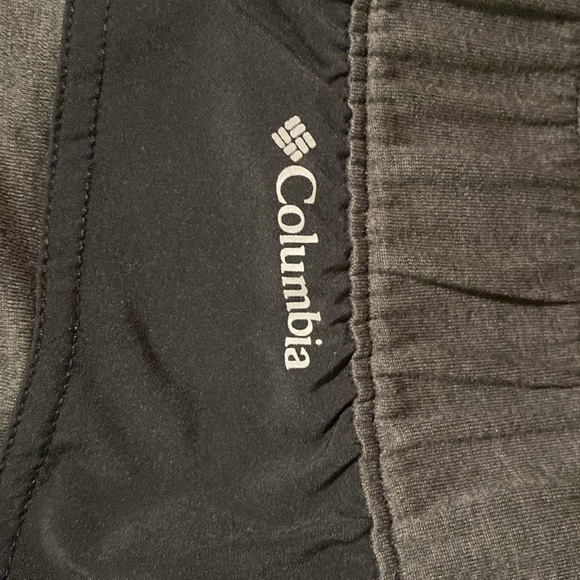 Women’s gray skirt made by Columbia - Picture 3 of 5